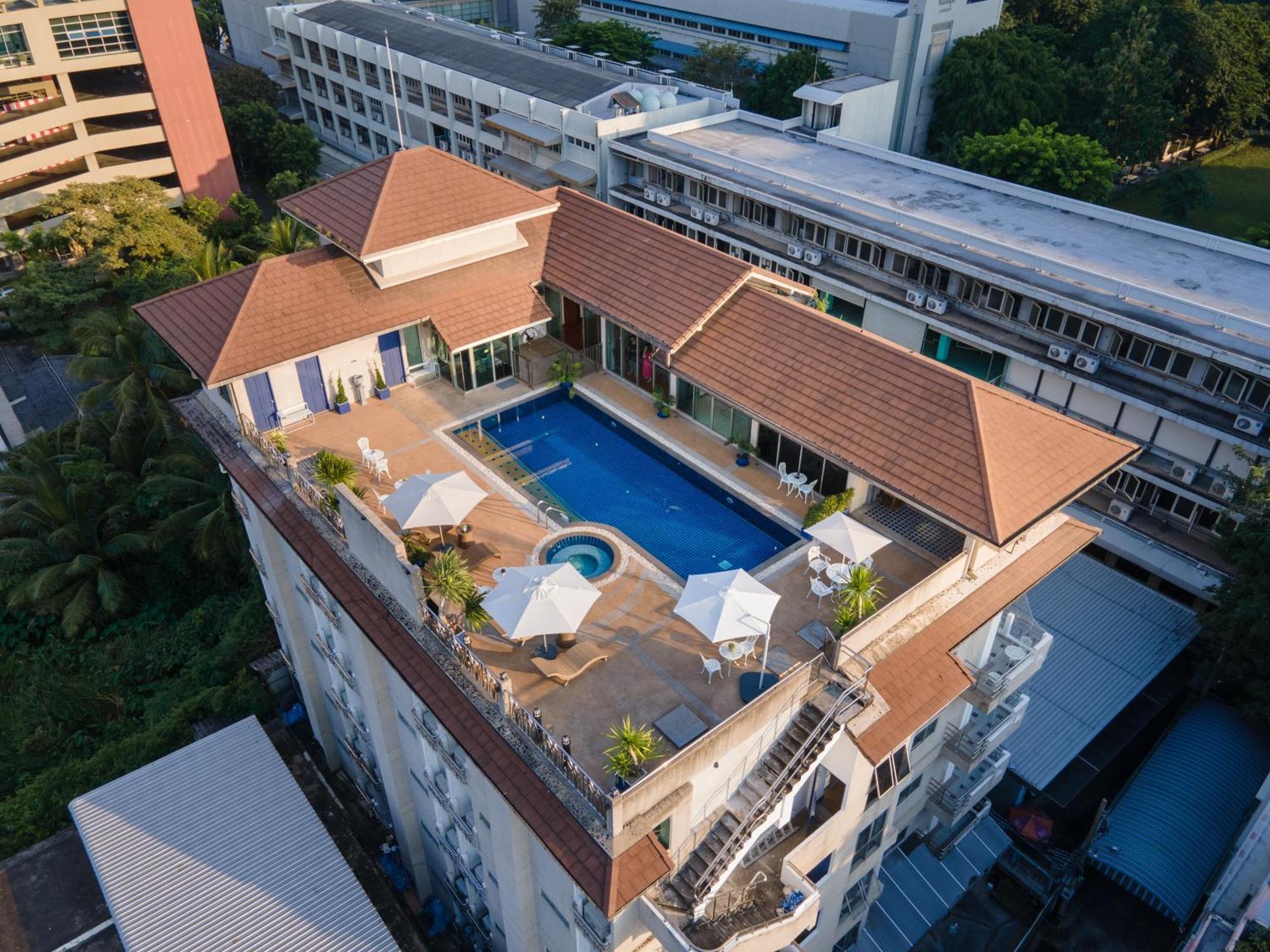 Capitel Rama 4 Aparthotel Bangkok Exterior photo